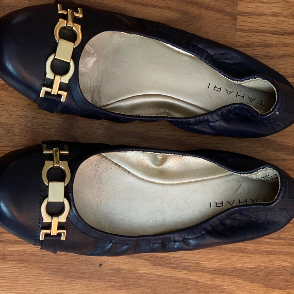 Tahari pack and go flat size 7.5